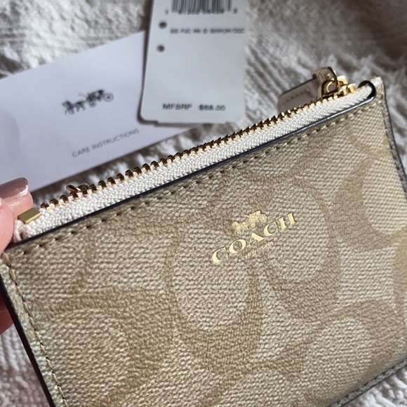 coach id wallet keychain
